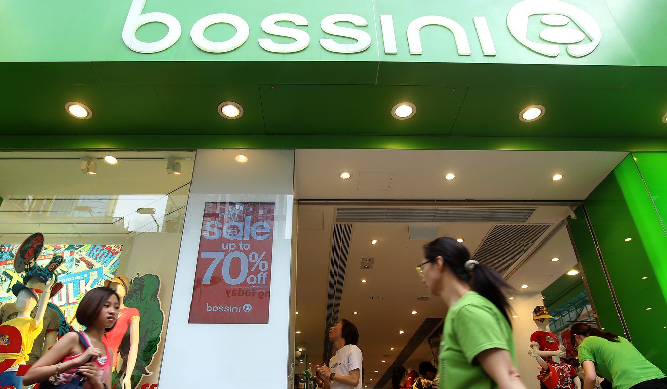 服裝店連鎖店Bossini是最新的香港零售商之一，看到抗議集會的銷售受到重創。照片：K。Y. Cheng