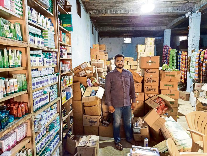快速消費品經銷商Aaveg Jain表示，即使在蚊子季節，驅蟲劑的銷售也不溫不火
