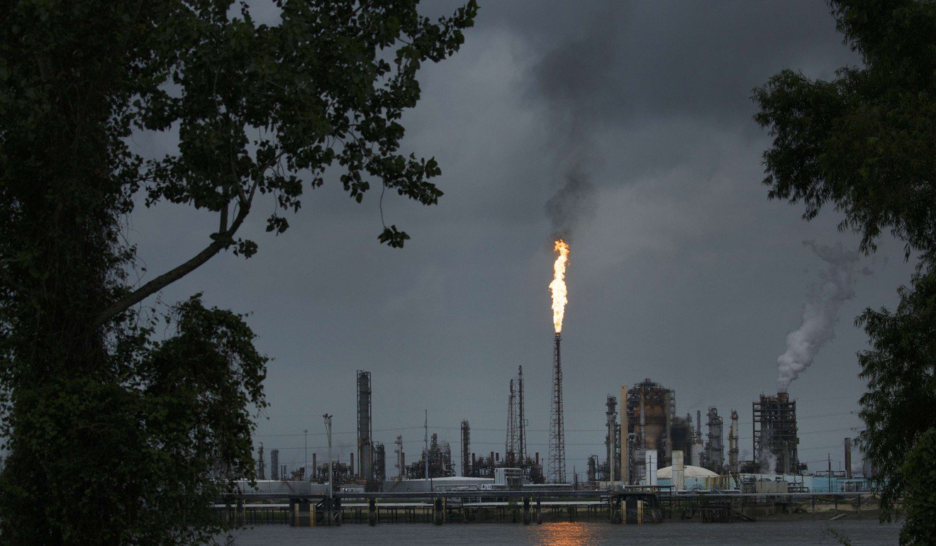 路易斯安那州是许多石化厂的所在地。图为Norco镇的一家炼油厂。照片：Getty Images /法新社