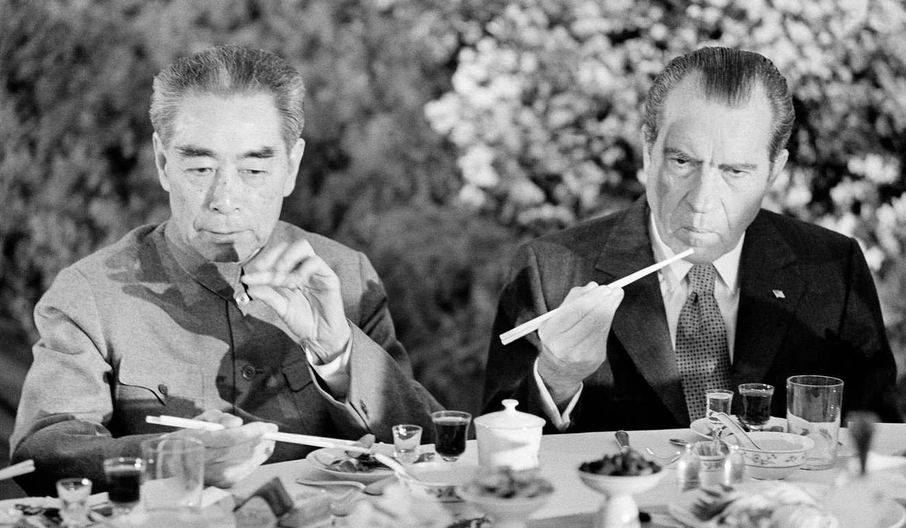 1972年2月，中国国务院总理周恩来和时任美国总统理查德·尼克松在上海的宴会上。照片：AP
