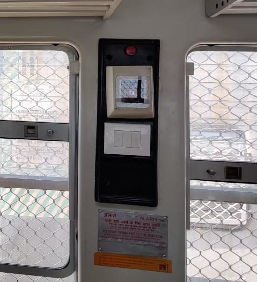 电动乘客警报系统。