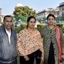 Nirbhaya的母親Asha Devi和Nirbhaya的父親在新德里印度最高法院外。 （ANI）