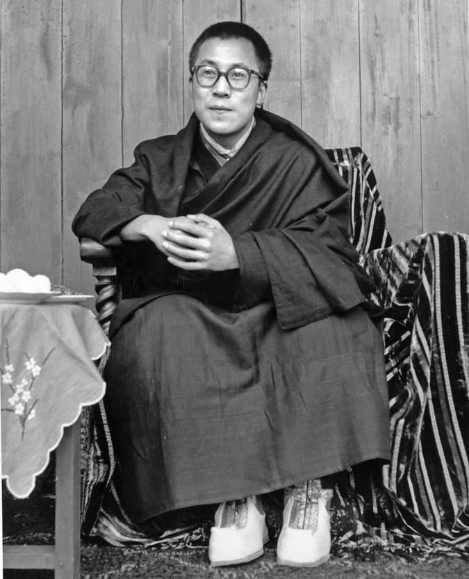 1959年4月，达赖喇嘛在印度接受庇护的那一年的照片中。照片：盖蒂图片社