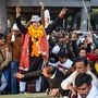 Aam Aadmi黨（AAP）領導人Atishi Marlena在黨於周二在新德里舉行的德里議會選舉中獲勝後顯示出勝利的手勢（照片：PTI）