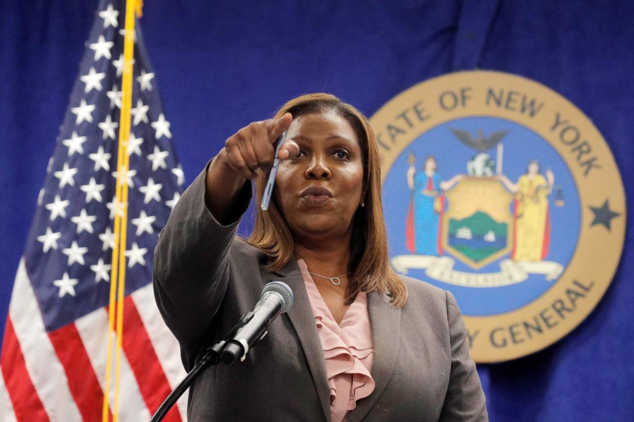 纽约州总检察长 Letitia James 在新闻发布会上发表讲话，宣布 2021 年 5 月 21 日在美国纽约市举行的刑事司法改革。